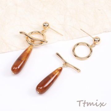 デザインピアス しずく型 24×51mm（1ペア）