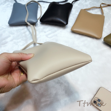 スマホポーチ スマホポシェット PUレザー スマホショルダーバッグ ミニショルダーバッグ（1ヶ）
