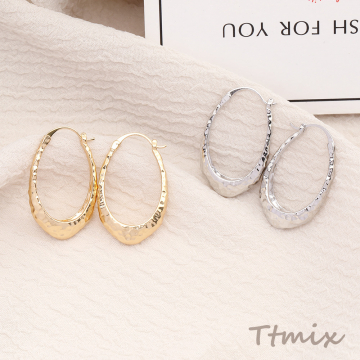 高品質デザインピアス U型フープのピアス 21×34mm（1ペア）