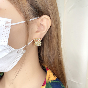 高品質デザインピアス フープ 15×18mm（1ペア）