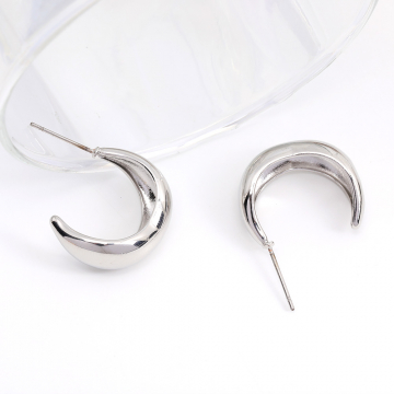 デザインピアス Cフープ 9×21mm（1ペア）