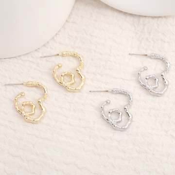 デザインピアス 不規則フープ 18×25mm（1ペア）