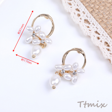デザインピアス パールフラワーのサークルのピアス 17×31mm（1ペア）