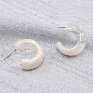 樹脂ピアス Cフープ 11.5×25.5mm クリア（2ヶ）
