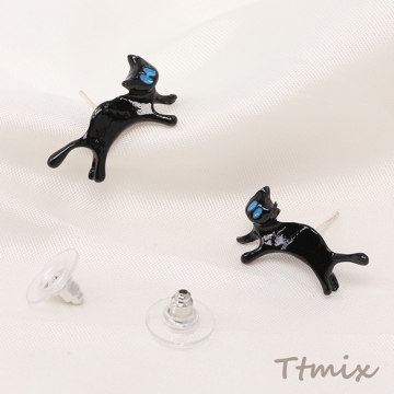 デザインピアス 猫のピアス 12×21mm ブラック（1ペア）