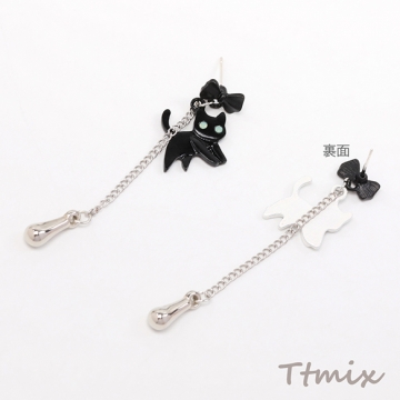 デザインピアス リボン＆猫のピアス 13.5×60mm ブラック＆ホワイト（1ペア）