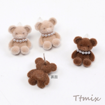 デザインピアス クマのピアス 11×14mm（1ペア）