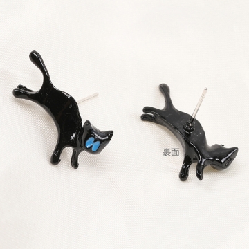 デザインピアス 猫のピアス 12×21mm ブラック