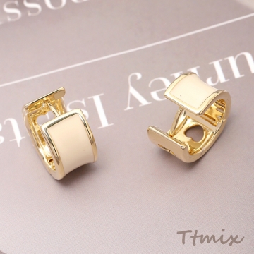 幅広リングピアス レディースピアス おしゃれピアス トレンドピアス 8×14mm（1ペア）
