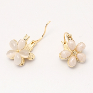 フラワーモチーフピアス レディースピアス おしゃれピアス トレンドピアス 13mm