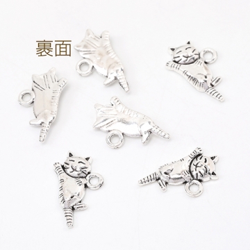 銀古美チャーム アンティークシルバー 立体メタルチャーム ネコ 11×19mm（10ヶ）