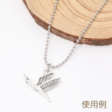 銀古美チャーム アンティークシルバー 立体メタルチャーム 鶴 14×22mm（10ヶ）