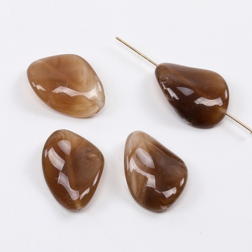 樹脂ビーズ ウェーブ型 縦穴 ブラウン 16×23mm（8ヶ）