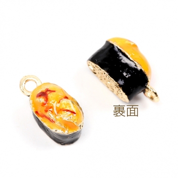 ミニチュアフードチャーム メタル製 食品サンプルチャーム フェイクフードチャーム いくら寿司 1カン付き ゴールド 6×13mm（2ヶ）