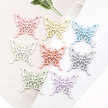 メタル蝶チャーム 透かし風 合金製 塗装加工 蝶モチーフ 蝶パーツ デザイン蝶チャーム 1カン付き  23×25mm（2ヶ）