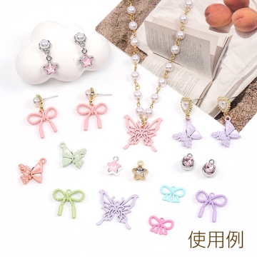 メタル蝶チャーム 透かし風 合金製 塗装加工 蝶モチーフ 蝶パーツ デザイン蝶チャーム 1カン付き  23×25mm（2ヶ）