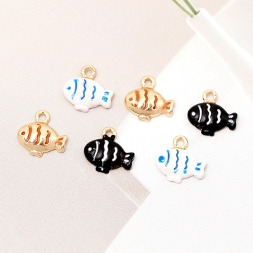 エポチャーム 立体魚チャーム エポ加工フィシュチャーム さかなメタルチャーム 熱帯魚チャーム 1カン付き 約8×9mm（4ヶ）