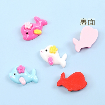 貼付けパーツ 立体イルカ型パーツ フィシュモチーフデコパーツ 樹脂貼付けパーツ 樹脂カボション 約16×25mm（10ヶ）