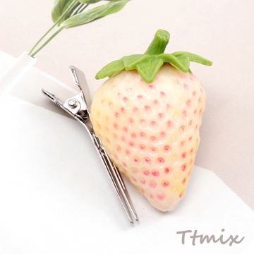 ヘアクリップ 食品サンプルヘアクリップ ホワイトイチゴ ミニチュアフード前髪クリップ  約3×4.5cm