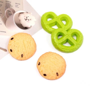 食品サンプル ミニチュアフード クッキー  ヘアクリップ貼付け キーホルダー制作 (おまけヒートン4つ付き)
