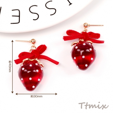 いちごのピアス 完成品 耳元に揺れるイチゴピアス いちごとリボンのピアス 約30×40mm （1ペア）