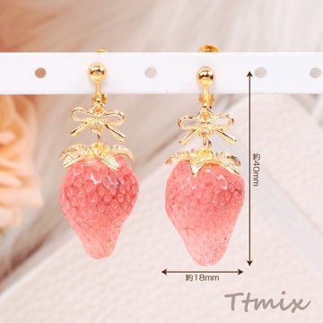 いちごのイヤリング 完成品 耳元に揺れる苺イヤリング メタルリボンパーツ付き 一粒苺ネジバネイヤリング 約18×40mm （1ペア）