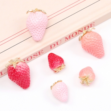 いちごチャーム 樹脂製イチゴチャーム かわいいフルーツチャーム 苺チャーム パール付き 13×18mm（2ヶ）