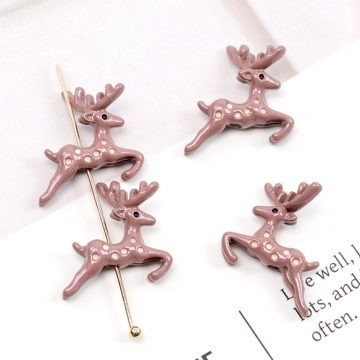 エポ調メタルビーズ シカ 鹿モチーフ アニマルビーズ 動物ビーズ 縦穴 全2色 約17×17mm（1ケ）