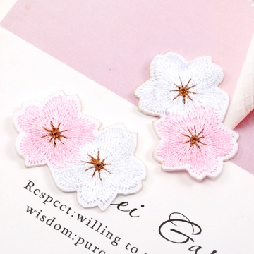 刺繍ワッペン 花モチーフ アップリケ 刺繍パーツ テープキーホルダー装飾 衣服 帽子 靴 バッグ飾り付け (6枚入り)