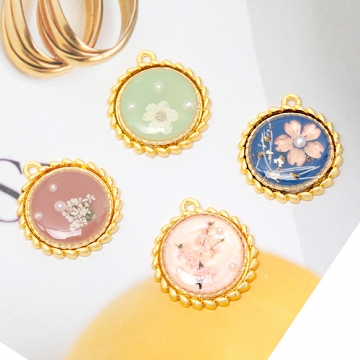 樹脂チャーム 絵画風 フラワー 花 アンティーク風 1カン 約25×28mm（1ヶ）