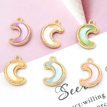 メタルチャーム 月型 オーロラ ペンダントパーツ 合金製 約13×18mm（２ヶ）