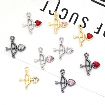 メタルチャーム 合金製 キューピットの矢 弓矢 LOVE ガラスストーン付き メタルパーツ 約16×18mm（4ヶ）