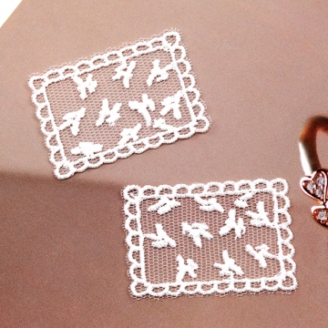 刺繍ワッペン レース生地 ラベル 服飾パーツ 貼り付けパーツ 約3×4cm（8ヶ）