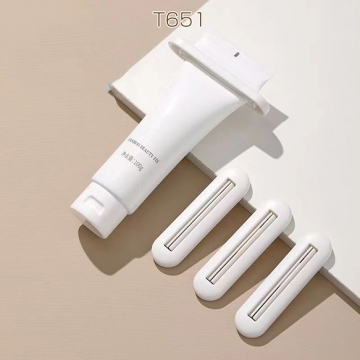 チューブ絞り器 無駄なく最後まで使える絞り器 歯磨き粉 軟膏押し出器 手動歯磨き粉絞り器 ハンドクリーム 洗顔料 絞り器 (1個)