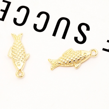 メタルチャーム さかな うろこ模様付き 魚 立体 海 夏 マリンチャーム 約9×20mm（4ヶ）