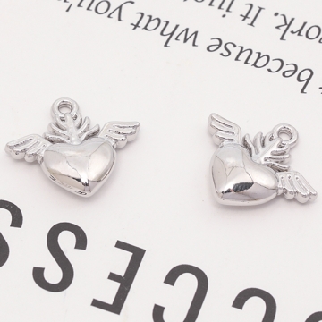 メタルハートチャーム ハート 羽付き 翼 天使 LOVE 愛情 かわいい メタルチャーム 約15×17mm（4ヶ）