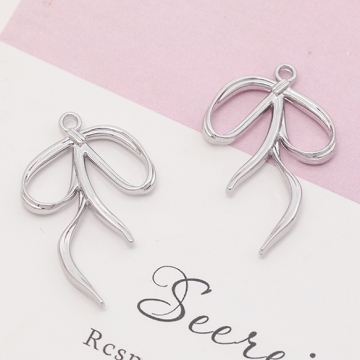リボンチャーム シンプル リボン 蝶々結び メタルチャーム 約19×30mm（4ヶ）