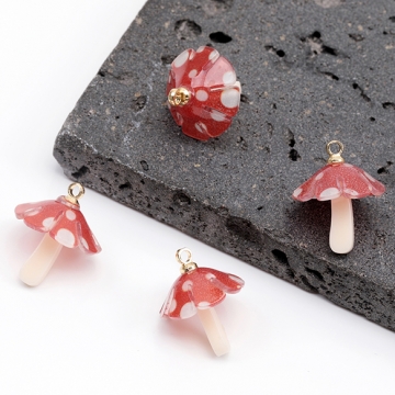 きのこチャーム 樹脂製 キノコ 茸 立体 マッシュルーム 赤いきのこチャーム カン付き 約15×18mm（1ヶ）