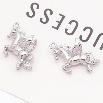 ユニコーンチャーム 天馬 ウマ 羽 翼 立体 幻想的 メタルチャーム 約19×28mm（4ヶ）