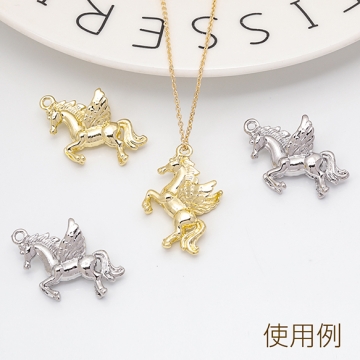 ユニコーンチャーム 天馬 ウマ 羽 翼 立体 幻想的 メタルチャーム 約19×28mm（4ヶ）