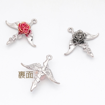 クロスチャーム 薔薇と翼 ローズ付き スイートクール メタルチャーム 約29×29mm（2ヶ）