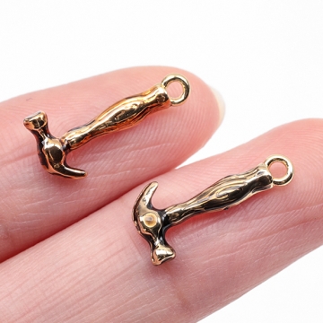 エポチャーム ハンマーモチーフ トンカチ ハンマー 金槌  かなづちチャーム 工具チャーム 1カン 約8×17mm (2ヶ)