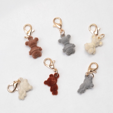 カニカン付きチャーム ミニ クマ くま テディベア 熊 キュート キーホルダーに付け足せる フロッキーチャーム（1ヶ）