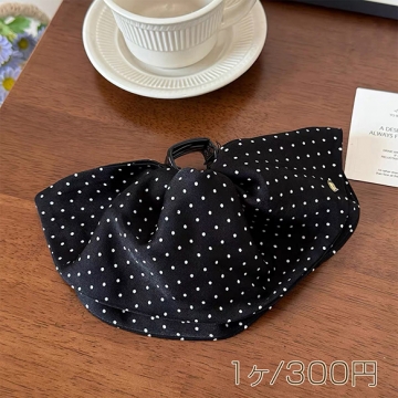 ヘアクリップ 大きめフリル ドット模様 存在感◎ ブラック 髪留め ヘアアクセサリー（1ヶ）