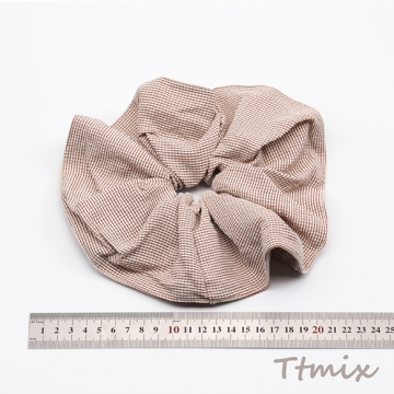 シュシュ 大きめフリル チェック模様 シンプルでも存在感◎ ブラウン ピンク ブルー 髪留め ヘアアクセサリー（1ヶ）