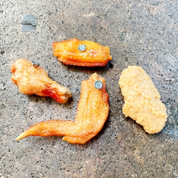 食品サンプルマグネット 冷蔵庫にくっつく フライドチキン 鶏もも 手羽先 ミニチュアフード 磁石 約4.5×8cm（1ヶ）