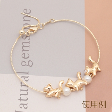 スペーサービーズ ABSパール付き ネコ こねこ 猫 横向き おさんぽ 立体 メタルビーズ 約13×13mm（6ヶ）