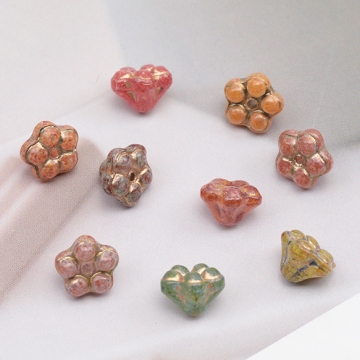 チェコ調ガラスビーズ お花 フラワー 立体 チェコガラス風 アンティーク風 カラーランダム 約6×8mm（15ヶ）