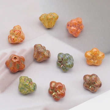 チェコ調ガラスビーズ 五弁花 お花 フラワー 立体 チェコガラス風 アンティーク風 カラーランダム 約8×10mm（15ヶ）