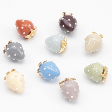 いちごチャーム 2026年トレンドカラー パール付き ストロベリー イチゴ 苺 アクリルチャーム 樹脂チャーム 約12×16mm（2ヶ）